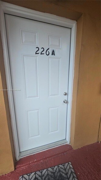 Foto del edificio - 1230 W 54th St