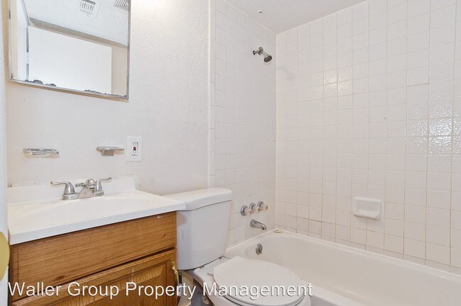 Foto del edificio - 2618-2618 Jeffries St