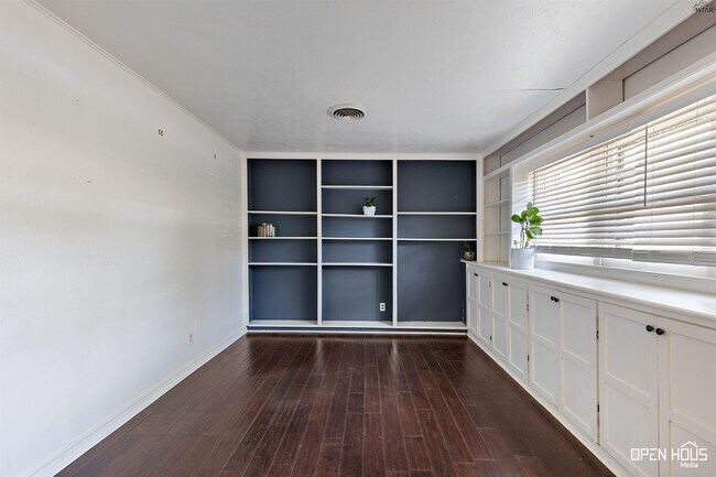 Building Photo - 4208 Idlewood Dr
