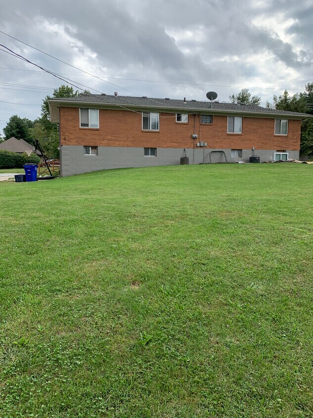 Huge backyard - 708 NE Orchard St