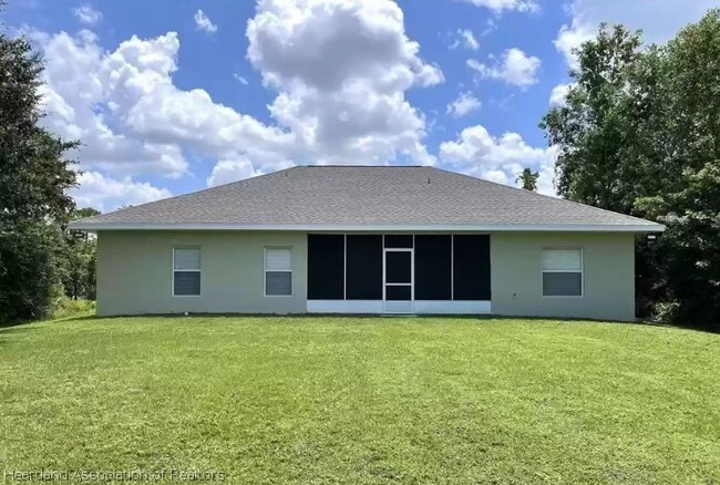 Building Photo - 4615 Seawood Ave
