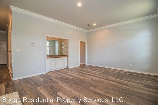 Building Photo - 1 br, 1 bath House - 5017 Birchman Ave.
