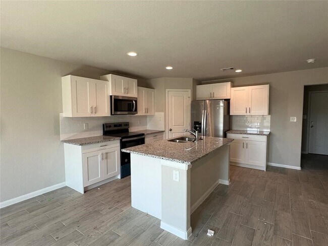 Foto del edificio - 9006 Intervale St