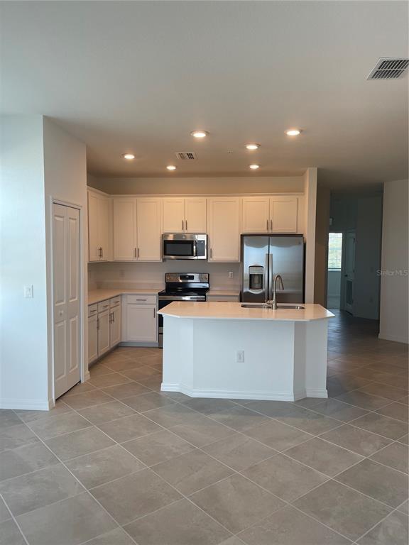 Building Photo - 12140 Wellen Golf St