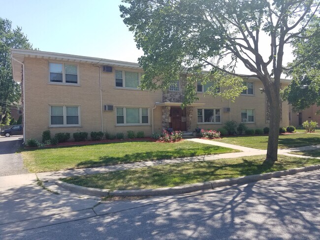 Building Photo - 445 W Miner St