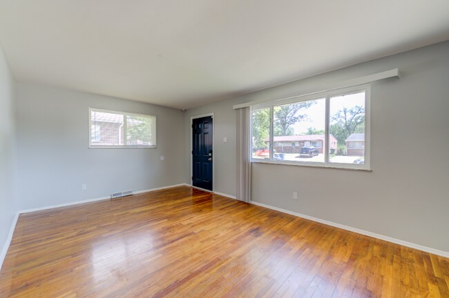 Foto del edificio - 4063 Esseldale Dr