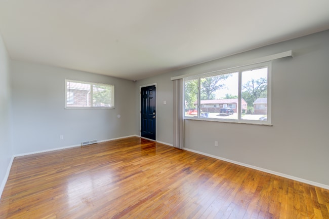 Building Photo - 4063 Esseldale Dr