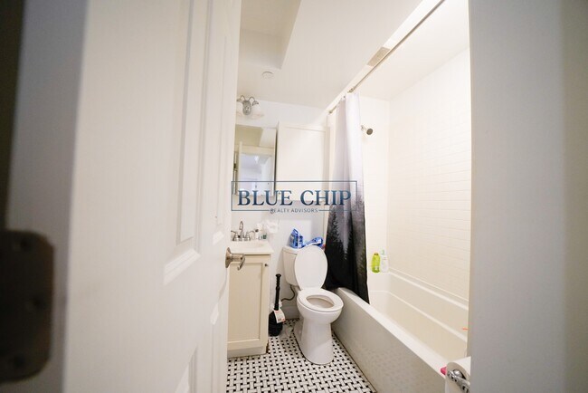 Foto del edificio - 219 Commonwealth Ave