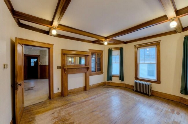 Building Photo - 38 Plantation St