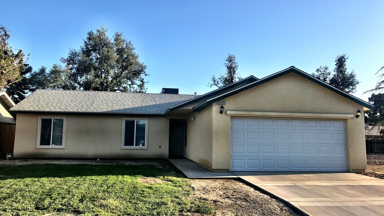Primary Photo - 2600 S Kloth Dr