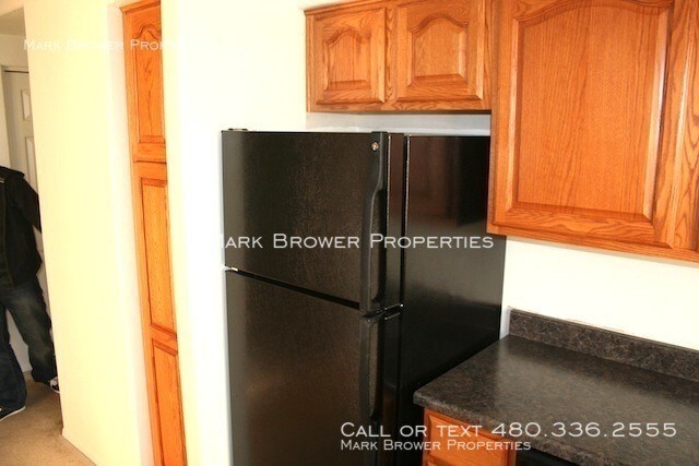 Foto del edificio - Highly Upgraded 2 Bedroom Lakeshore Condo!
