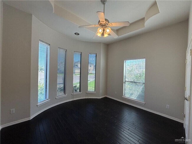 Foto del edificio - 8 Frio Dr