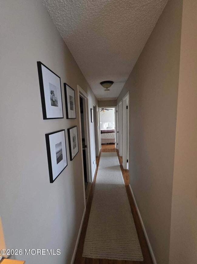 Building Photo - 104 Des Moines Ct