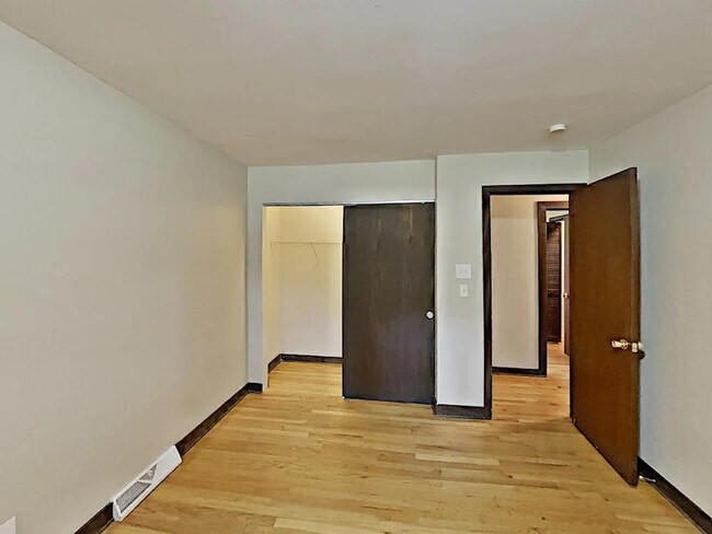 Foto del edificio - 16331 Mark Ln