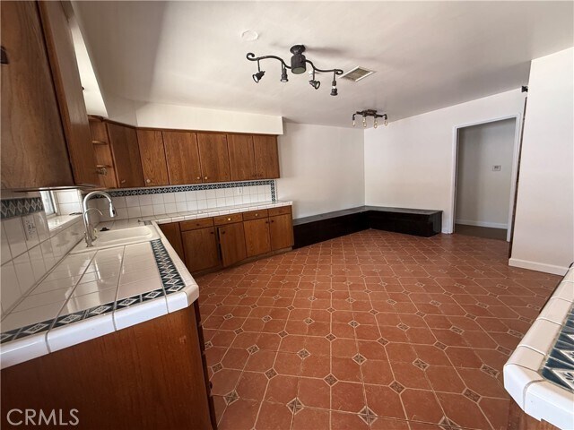 Foto del edificio - 5055 Lincoln Ave