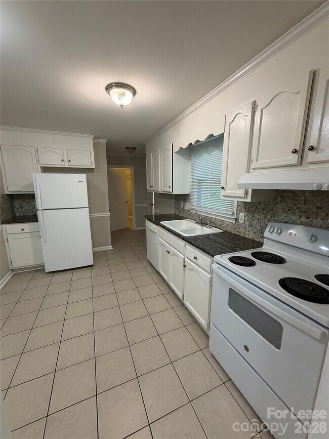 Building Photo - 7409 Lockmont Dr