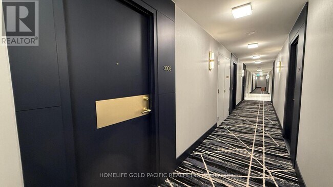 Building Photo - 18 Yonge St