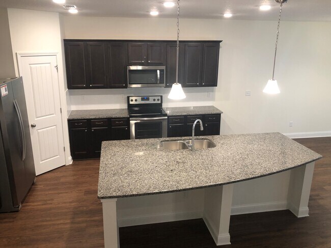 Foto del edificio - 3150 Creek Village Ln