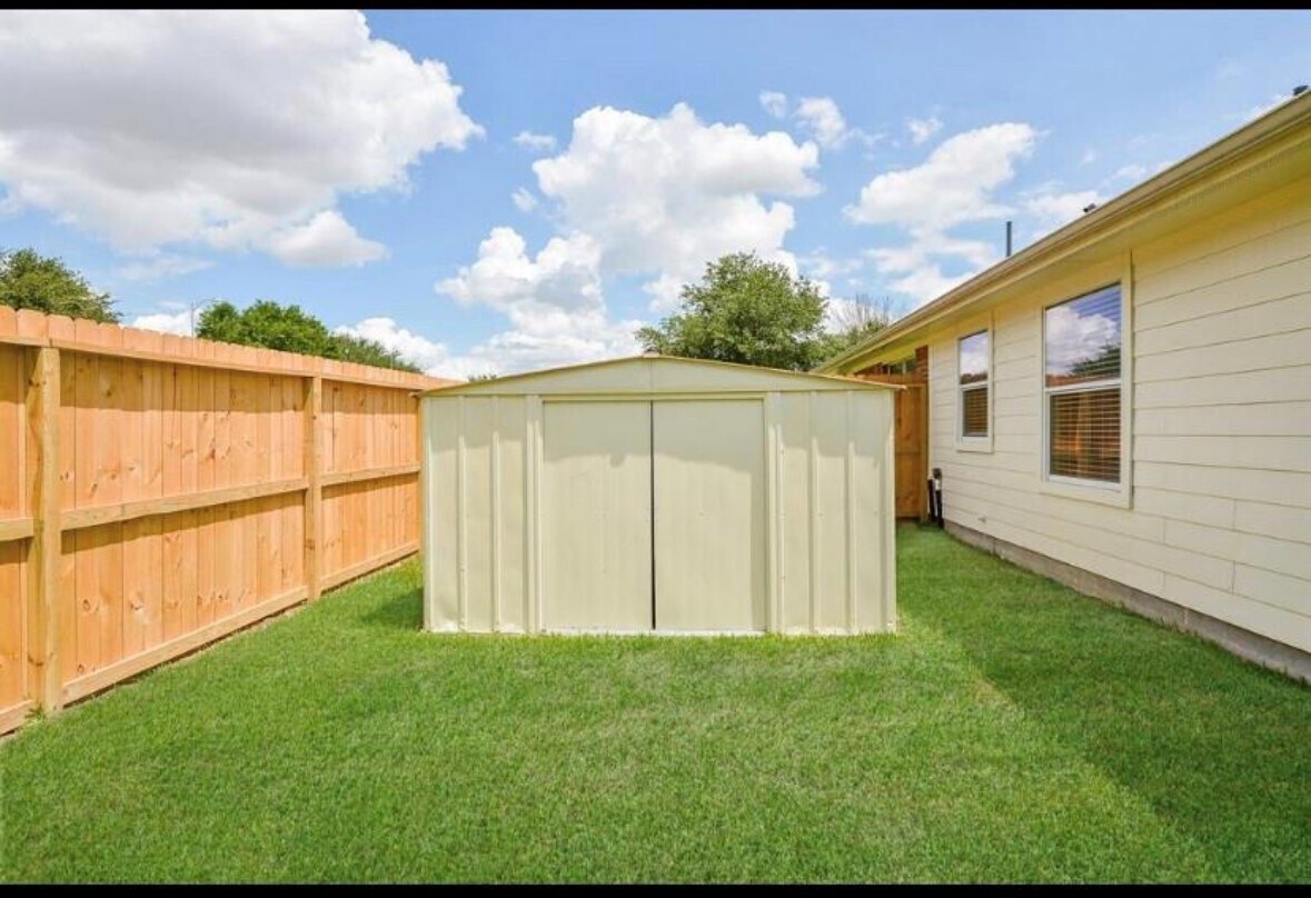 Building Photo - 19111 Remington Manor Dr