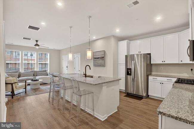 Foto del edificio - 9427 James MacGowan Ln