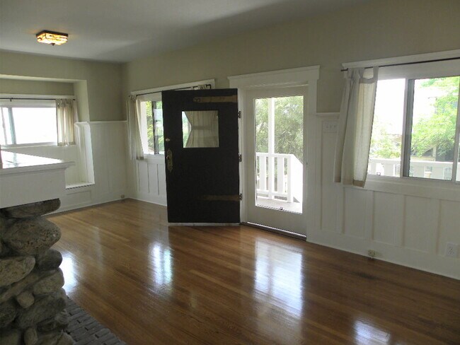 Foto del edificio - 324 Vista Pl