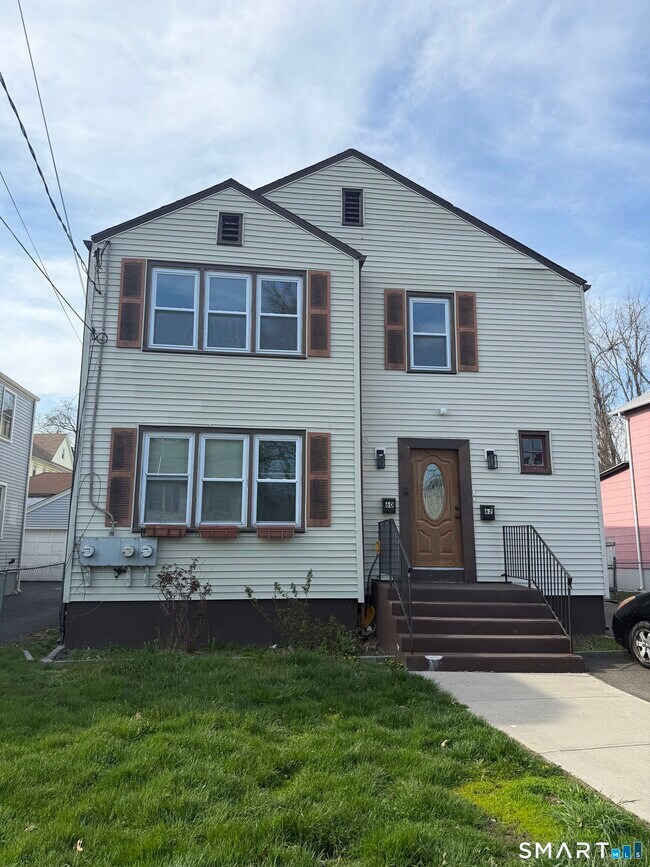 Building Photo - 62 Lincoln Ave