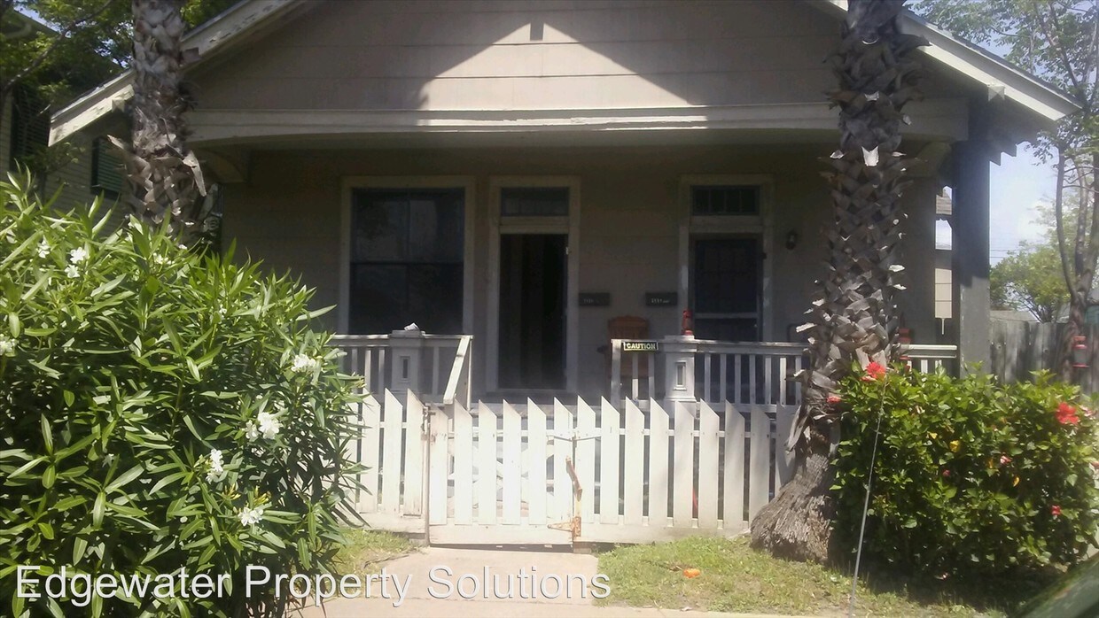 Primary Photo - 2818 Avenue Q 1/2