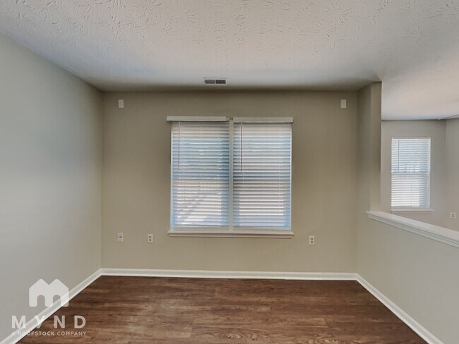Building Photo - 4520 Woodland Ct