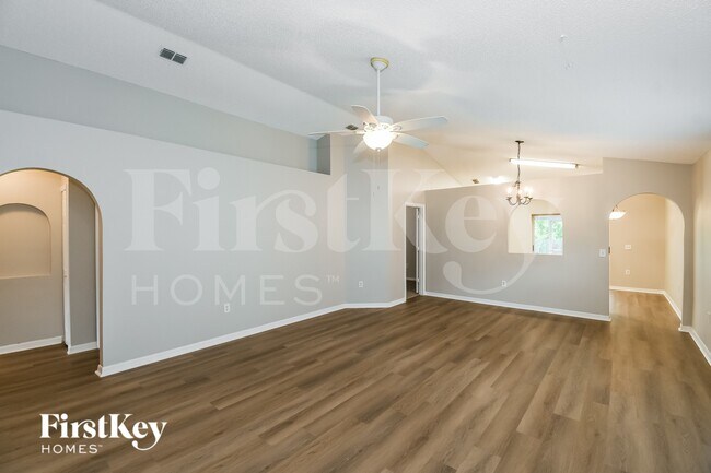 Foto del edificio - 6883 Playpark Trail W