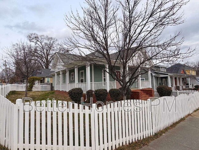 Foto del edificio - 701 E Martin St