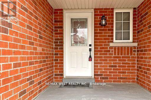 Photo du bâtiment - 56 Long Point Dr