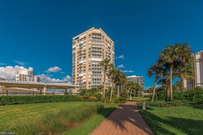Building Photo - ** BEAUTIFUL UPDATED MODERN PIECE OF PARAD...