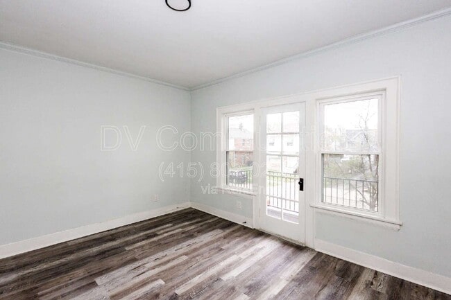 Building Photo - 3300 E 149th St