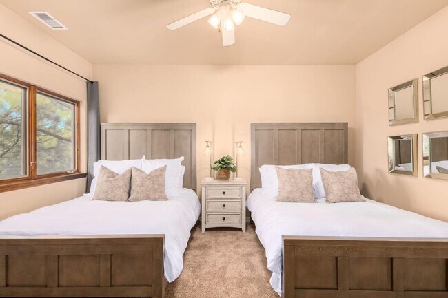Foto del edificio - 1018 N Amberwood St