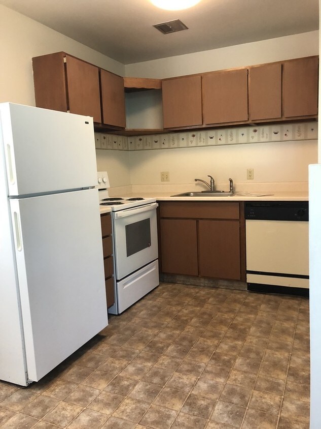 3839 Sleepy Hollow Ln Unit 5, Fort Wayne, IN 46804 Apartment for Rent