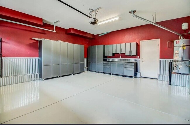 Foto del edificio - 30 Sheen Ct