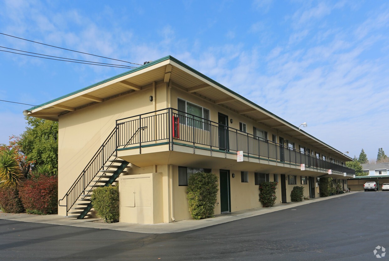 Primary Photo - Outrigger Apartments
