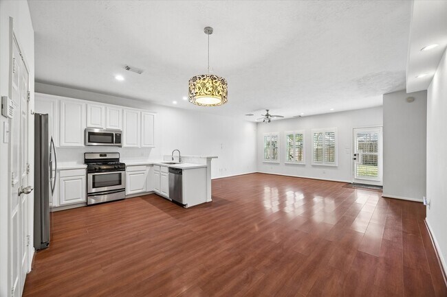 Foto del edificio - 1161 Eden Park Ln