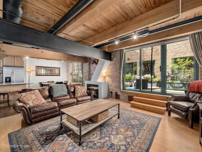 Foto del edificio - 1740 N Marshfield Ave