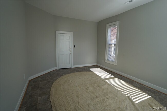 Building Photo - 2125 Grove Ave