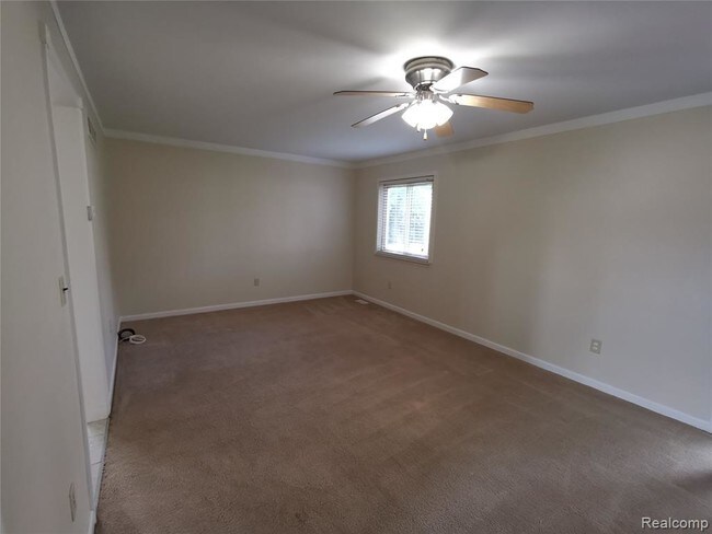 Building Photo - 2907 Roundtree Dr