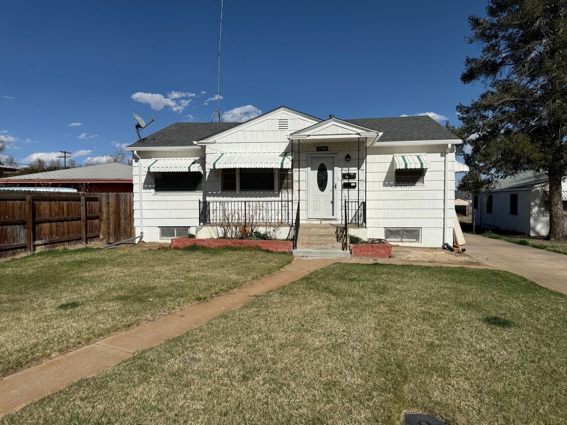 Primary Photo - 2308 6th Ave