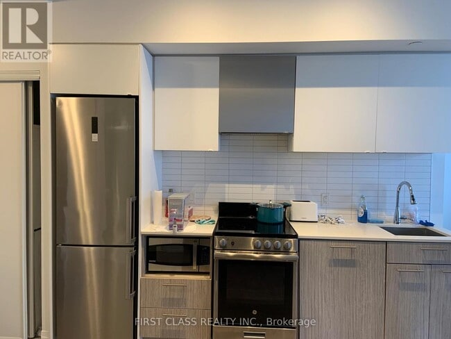 Building Photo - 251 Jarvis St