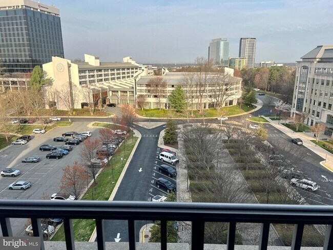 Foto del edificio - 11760 Sunrise Valley Dr