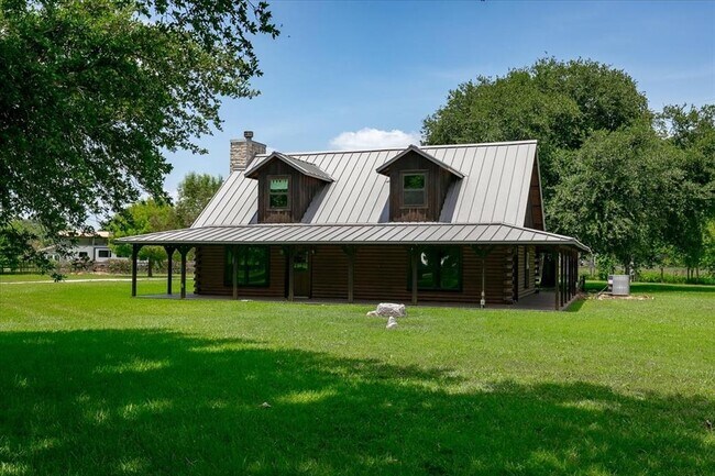 Building Photo - 33420 Fulshear Farms Rd