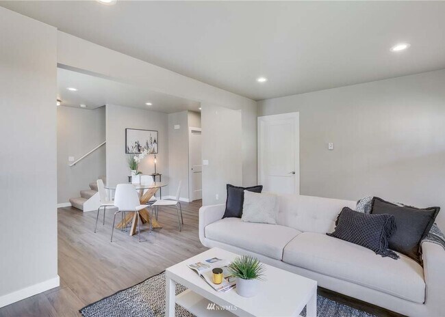 Foto del edificio - NOW AVAILABLE FOR RENT-4bd/2ba -8816 S Yakima Ave, Tacoma, WA 98444