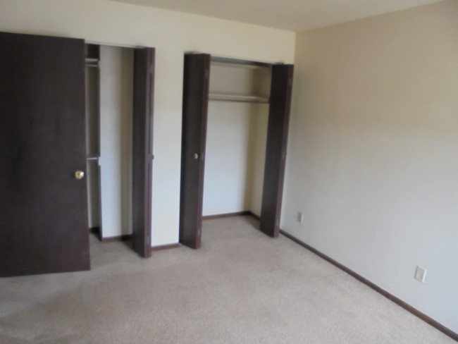 Building Photo - 907 Napoleon Rd