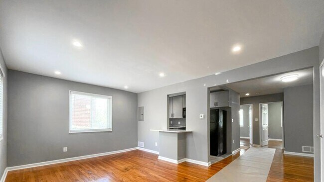 Foto del edificio - 873 Bellevue St SE