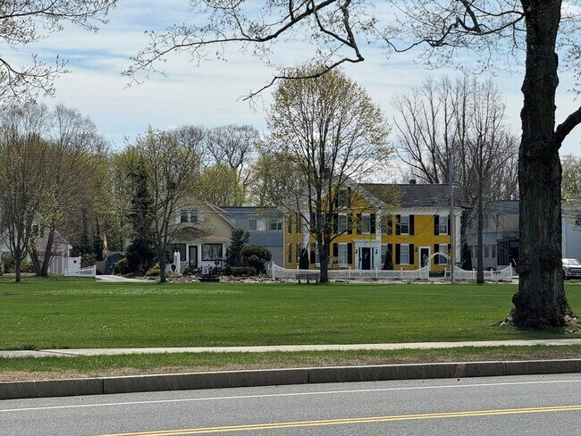 Foto del edificio - 46 N Main St