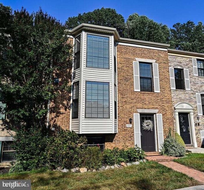Building Photo - 3 br, 4 bath Townhome - 6007 Clerkenwell Ct